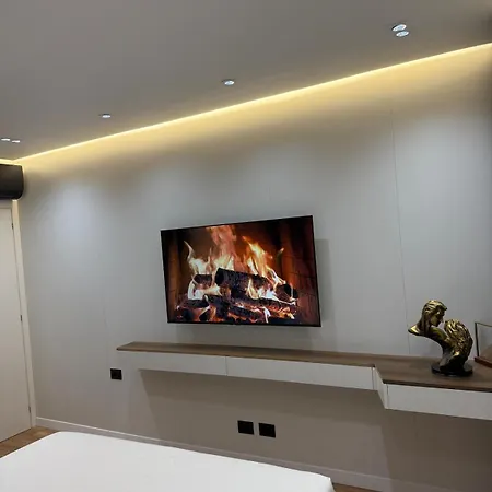 公寓 8th Floor Luxury 3 *