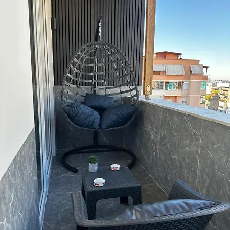 아파트 8th Floor Luxury 3 티라나