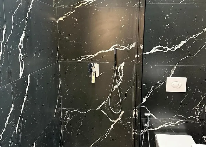 8th Floor Luxury 3 公寓 地拉那